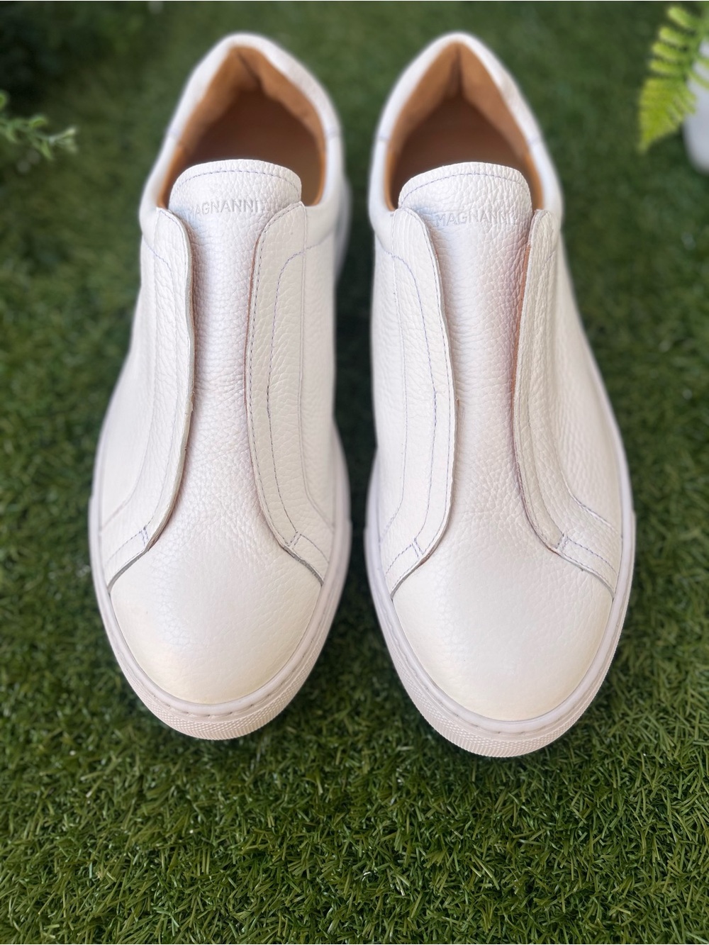 MAGNANNI Laska Slip-On Sneaker
WHITE men size 9.5 new
$475 - Picture 2 of 16